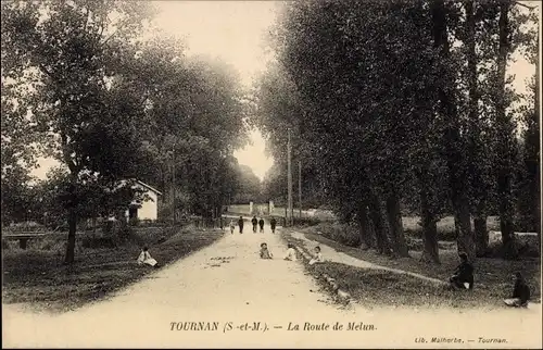 Ak Tournan Seine et Marne, La Route de Melun