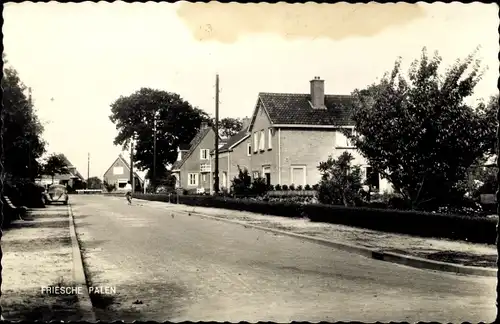 Ak Frieschepalen Friesland Niederlande, Straßenpartie, Wohnhäuser