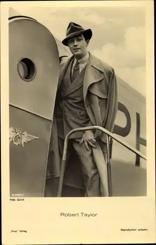 Ak Schauspieler Robert Taylor, Portrait, Flugzeug, Ross Verlag A 1499 1