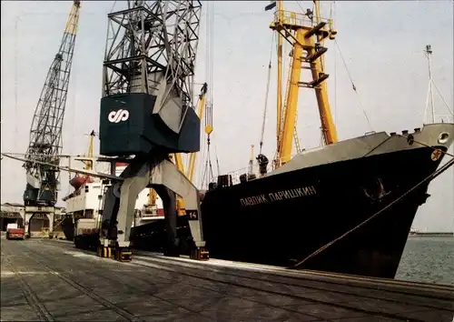 Ak Delfzijl Groningen, Haven, Frachtschiff Pawlik Larischkin