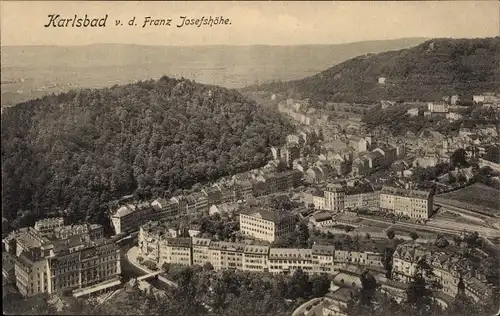 Ak Karlovy Vary Karlsbad Stadt, Stadt von der Franz-Josefshöhe gesehen