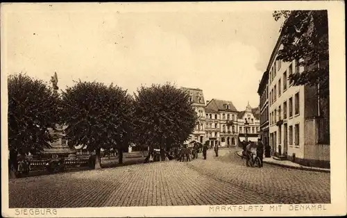 Ak Siegburg im Rhein Sieg Kreis, Marktplatz mit Denkmal