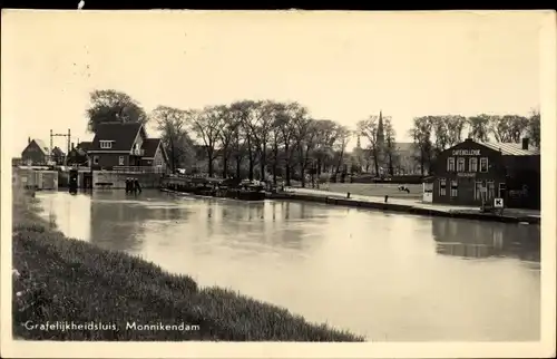 Ak Monnikendam Waterland Nordholland Niederlande, Grafelijkheidsluis