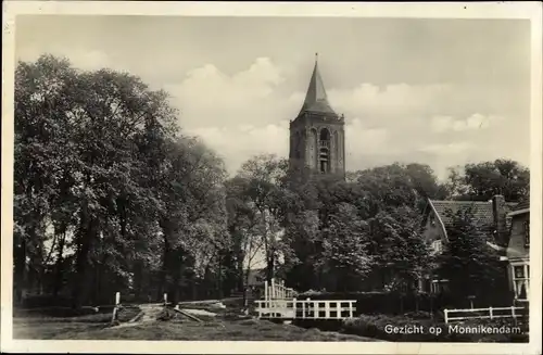 Ak Monnikendam Waterland Nordholland Niederlande, Kirchturm, Häuser