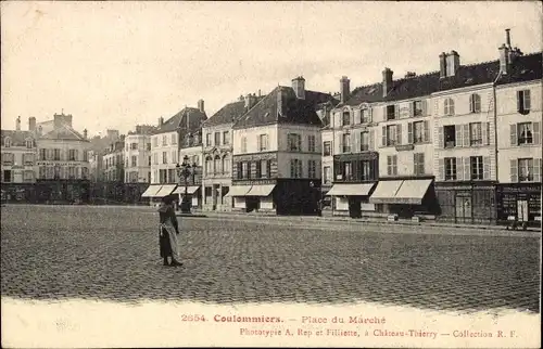 Ak Coulommiers Seine et Marne, Place du Marche