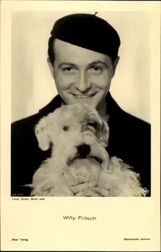 Ak Schauspieler Willy Fritsch, Portrait mit Terrier, Ross Verlag 6418 1