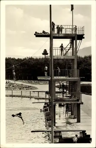 Ak Großschönau in Sachsen,, Waldstrandbad, Sprungturm