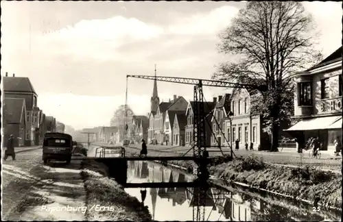 Ak Papenburg im Emsland, Partie am Hauptkanal, Brücke