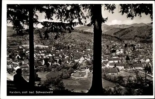 Ak Kandern im Schwarzwald Baden Württemberg, Durchblick vom Böscherzen zum Ort