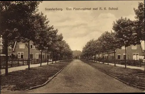 Ak Soesterberg Utrecht Niederlande, Van Maarenstraat met R. K. School