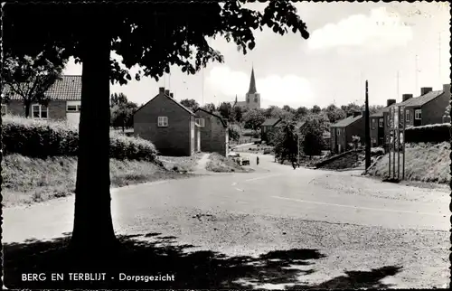 Ak Berg en Terblijt Limburg Niederlande, Dorpsgezicht