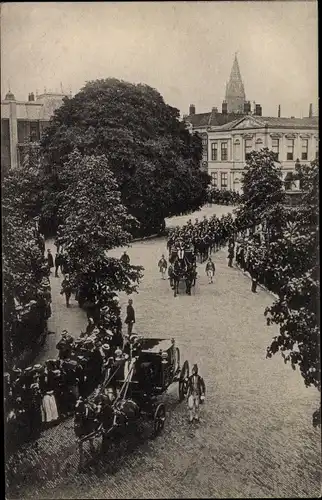 Ak Juliana der Niederlande, Doopplechtigheid 1909, Ceremoniemeester, Kamerheeren, Huzaren