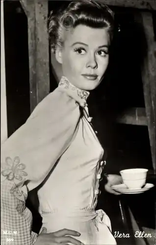Ak Schauspielerin Vera Ellen, Portrait, Tasse