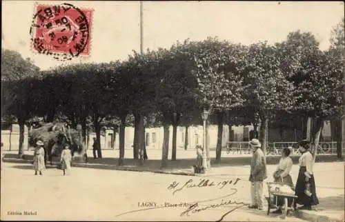 Ak Lagny Seine et Marne, Place d'Armes