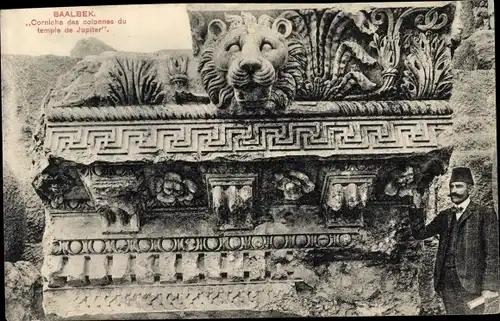 Ak Baalbek Libanon, Corniche des colonnes du temple de Jupiter