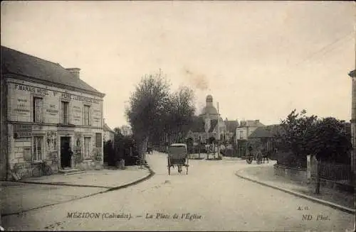 Ak Mézidon Calvados, La Place de l'Eglise