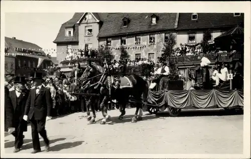 Foto Ak Burgstädt in Sachsen, Heimatfest 1929, Festwagen mit Pferdegespann