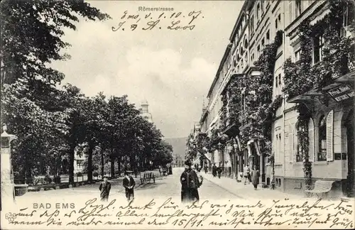 Ak Bad Ems an der Lahn, Römerstraße, Privathotel Deutsches Haus, Passanten