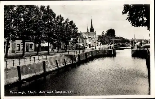 Ak Vreeswijk Utrecht, Oude sluis met Dorpsstraat