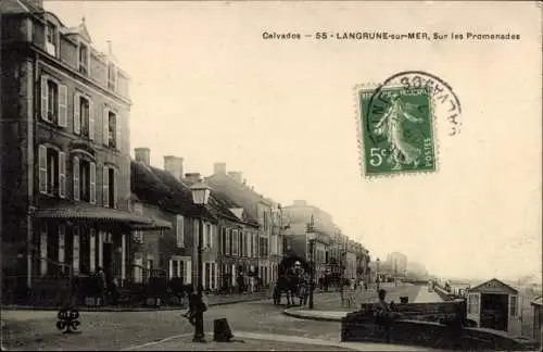 Ak Langrune sur Mer Calvados, Sur les Promenades