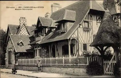 Ak Cabourg Calvados, Maison Normande, Fachwerkhaus, normannisches Haus