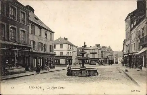 Ak Livarot Calvados, la Place Carnot, Pharmacie V. Revert, Funeraires, Bestattungshaus