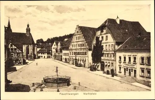 Ak Feuchtwangen in Mittelfranken, Marktplatz, Brunnen
