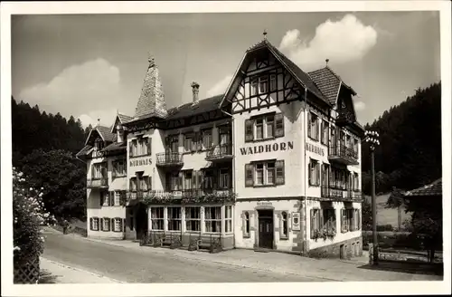 Ak Schönmünzach im Murgtal Baiersbronn im Schwarzwald, Kurhaus Waldhorn, Hotel