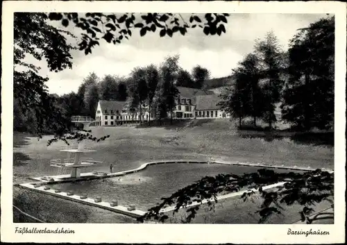 Ak Barsinghausen in Niedersachsen, Fußballverbandsheim, Teilansicht, Freibad, Springturm