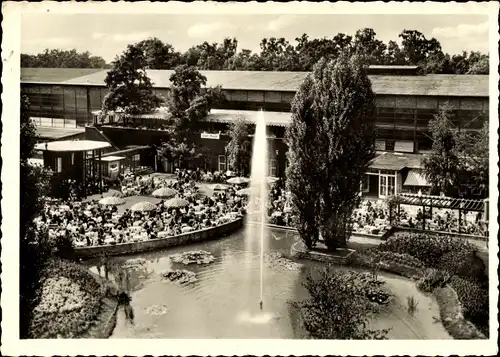 Ak Hannover, Messegelände, Gartencafé mit Blick auf Halle 3