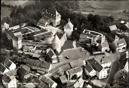 Ak Hohenberg an der Eger Oberfranken, Burg aus Vogelschau, Ort