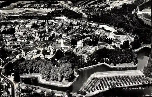 Ak Hulst Zeeland Niederlande, Luftaufnahme, Ortszentrum, Festungsanlagen