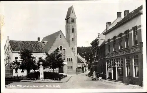 Ak Hulst Zeeland, Wilhelminaplein, N. H. Kerk, Café de Koning van Engeland