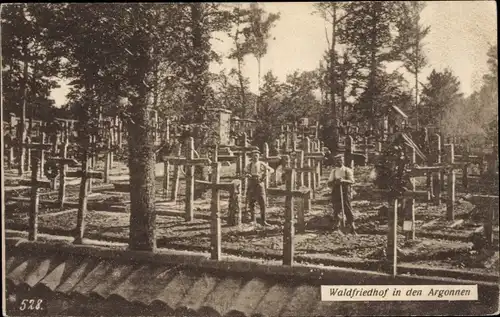 Ak Waldfriedhof in den Argonnen, Soldatengräber