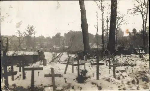 Foto Ak Soldatengräber, Soldatenfriedhof, Winter