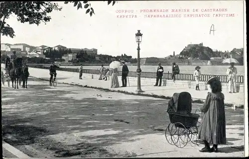 Ak Korfu Griechenland, Promenade marine de Castrades, Straßenpartie, Kinderwagen