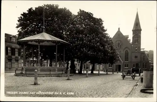 Ak Tholen Zeeland, Markt met Muziektent en R. K. Kerk