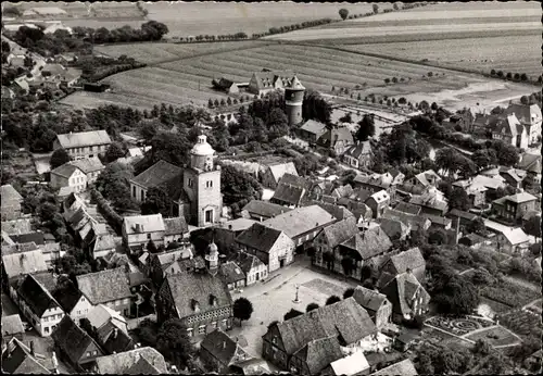 Ak Krempe in Holstein, Fliegeraufnahme vom Ort