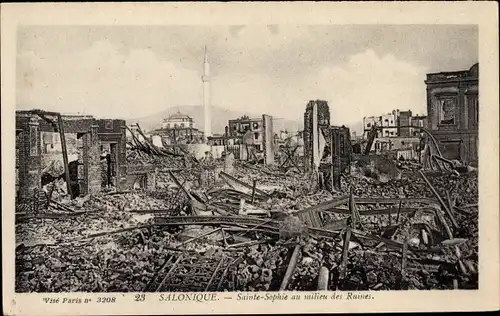 Ak Thessaloniki Griechenland, Sainte Sophie au milieu des Ruines, Brand 1917