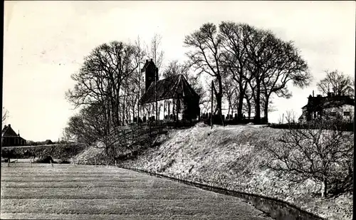 Ak Hogebeintum Friesland, Kerk, Kirche, Dorfansicht, Bachlauf, Weide