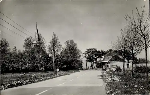 Ak Hitzum Friesland, Dorfansicht, Straßen, Ortsschild, Kirche