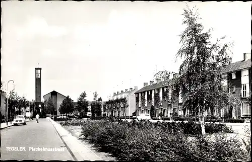 Ak Tegelen Limburg, Plechelmusstraat, Reihenhaussiedlung, Kirche