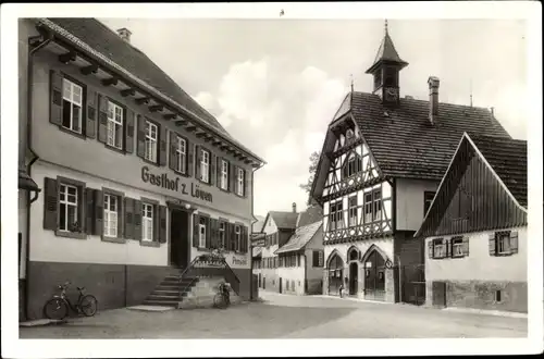 Ak Rötenbach Alpirsbach im Schwarzwald, Rathaus, Gasthof zum Löwen