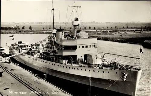 Ak Mijnenlegger Willem v.d. Zaan, Niederländisches Kriegsschiff im Hafen