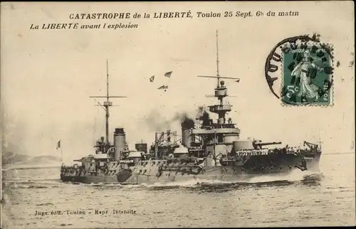 Ak Französisches Kriegsschiff, Catastrophe de la Liberte, Avant l'Explosion