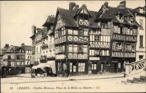 Ak Lisieux Calvados, Vieilles Maisons, Place de la Halle au Beurre