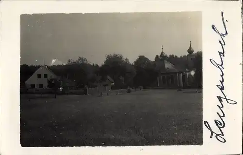 Foto Ak Langenbach in Oberbayern, Blick zur Kirche