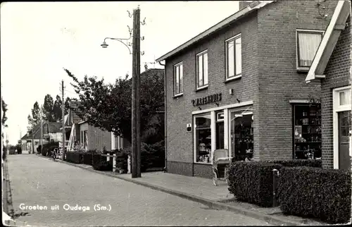 Ak Oudega Friesland, Straßenpartie, Warenhuis