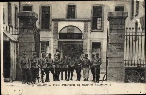 Ak Meaux Seine-et-Marne, Porte d'Honneur du Quartier Luxembourg