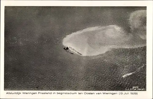 Ak Wieringen Nordholland Niederlande, Afsluitsdijk in beginstadium ten Oosten 1929, Luftaufnahme